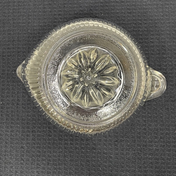 Vintage Clear Glass Hand Juicer Reamer Orange Lemon Citrus Juicer - Large - Picture 7 of 10